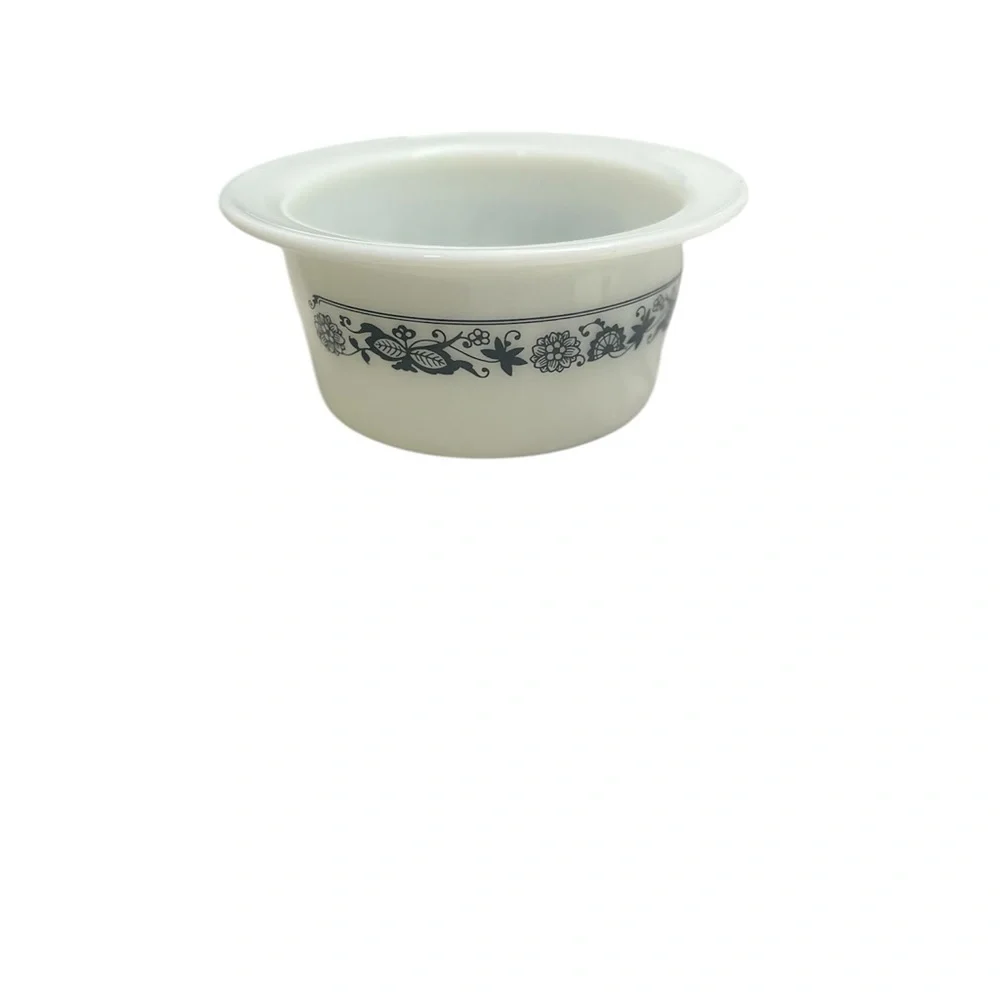 Vintage Pyrex Corning Old Town Blue Onion 5.5